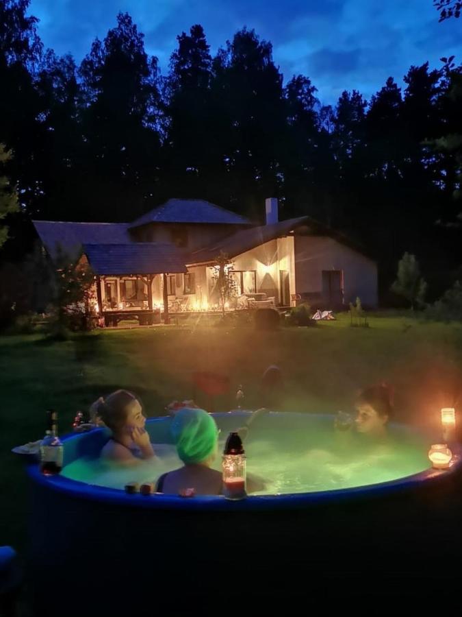 Plienciema 4 Cilvekiem, Pirma Stava * Plieņciems